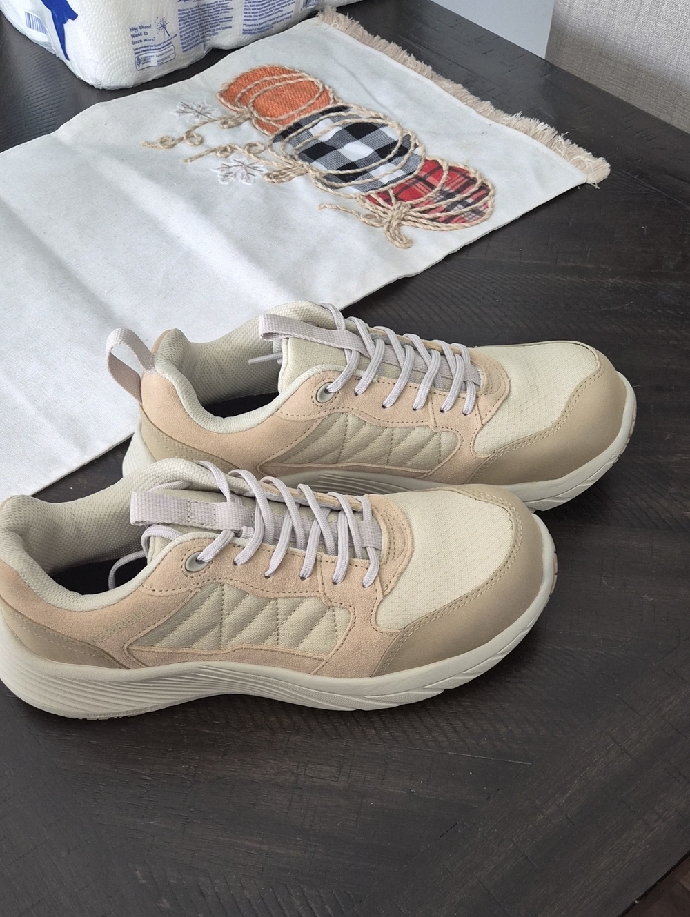 Merrell Women's Beige and Cream Lightweight Sneakers